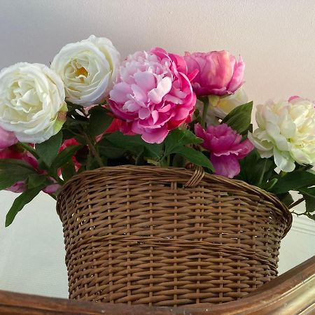 La Fossette Bed & Breakfast Анел Екстериор снимка